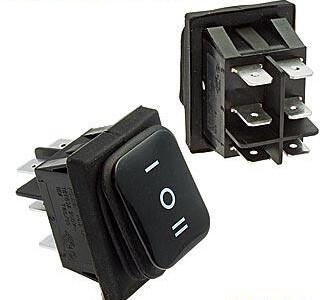 SB090 IP65 on-off-(on) 22x30mm